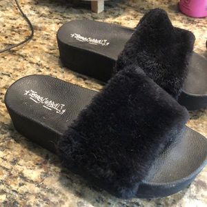 Jeffrey Campbell Furry slides size 8